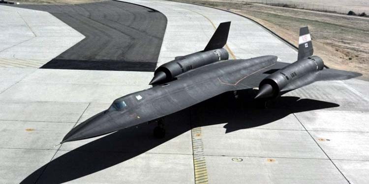 Possibility of SR-71 Blackbird flying again after 27 years; aircraft moved from NASA base to hangar.