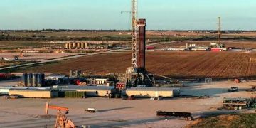Production begins from new gas well in Sindh