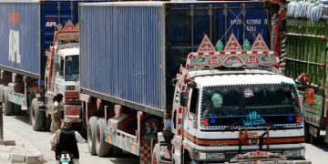 Protest late government should leave two and a half vehicles, goods transporters