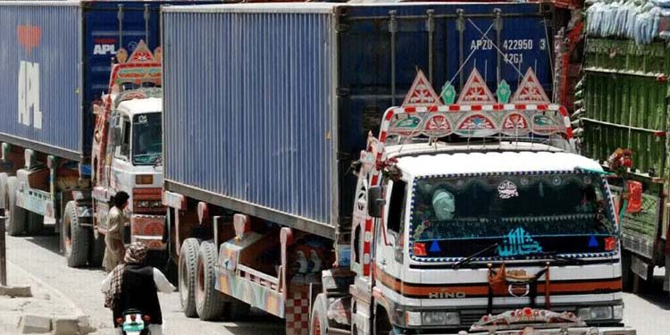 Protest late government should leave two and a half vehicles, goods transporters