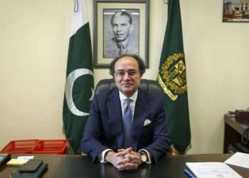 احتجاج اور دھرنوں سے معیشت کو یومیہ 120 ارب روپے نقصان کا خدشہ ہے، وزیر خزانہ