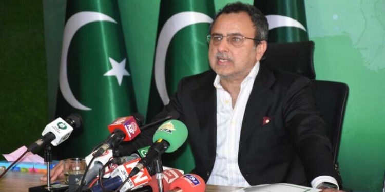 اگست میں بجلی کے فیول ایڈجسٹمنٹ میں کمی، عوام کو 10 ارب روپے کا ریلیف ملا: اویس لغاری