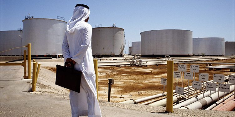 Saudi Arabia halts oil supplies to Europe
