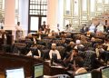 وفاق اور خیبرپختونخوا میں کشیدگی، گورنر راج اور اسمبلی تحلیل کے آپشنز زیرِ غور