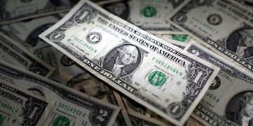 The US dollar weakened for the second consecutive month; the dollar index fell by 0.9 percent in August.