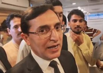 اداروں یا اسلام آباد پر حملہ نہیں کرینگے،پرامن رہیں گے ،بیرسٹر گوہر