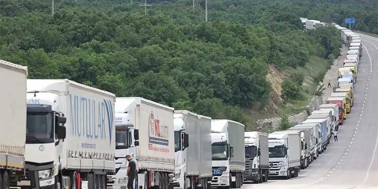 A 30-kilometer-long queue of trucks at the Turkey-Bulgaria border