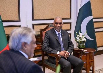 A grand reception ceremony was held at the Prime Minister's House in honor of the President of the Maldives, with a guard of honor presented.
