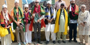 Delegation from the UK visits a settlement of nomads in Thokar Niaz Baig