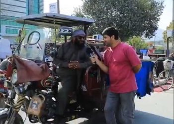 Economic crisis in Afghanistan forces teacher to give up writing and drive rickshaw