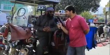 Economic crisis in Afghanistan forces teacher to give up writing and drive rickshaw