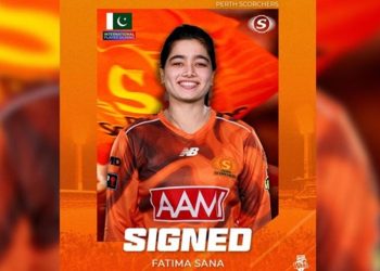 Fatima Sana becomes the second Pakistani cricketer to participate in the Big Bash League.