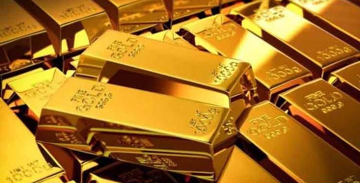 سونا فی تولہ 2 ہزار 800 روپے مہنگا، قیمت 4 لاکھ 40 ہزار 636 روپے ہوگئی