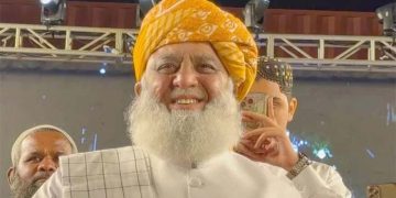 خیبر پختونخوا میں گورنر راج اور ایمرجنسی جمہوریت پر شب خون ہے، مولانا فضل الرحمان