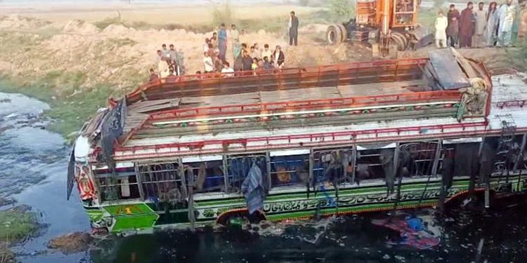 Hafizabad Tablighi Jamaat bus falls into a drainage canal; 5 people killed.