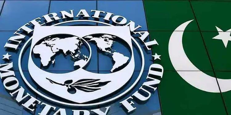 IMF warns of rising inflation in Pakistan, advises maintaining a tight monetary policy.