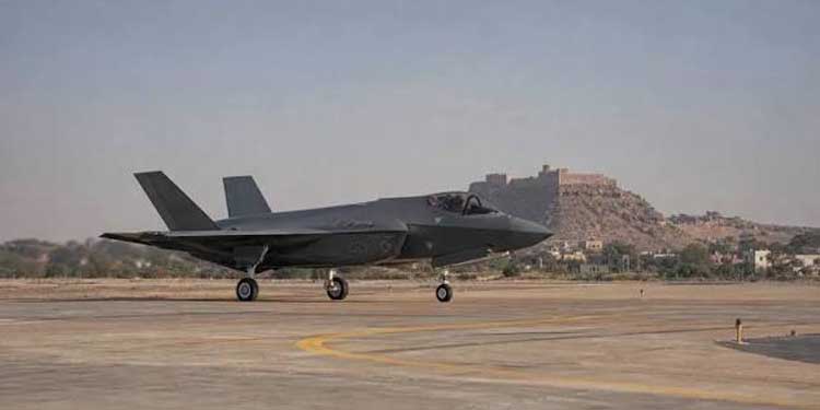 Indian Air Force Chief admits there is no formal offer to sell US F-35 aircraft to India.