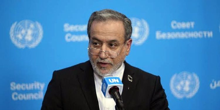 Iran’s proposal to open the Strait of Hormuz within 7 days remains on the table, says Abbas Araghchi.