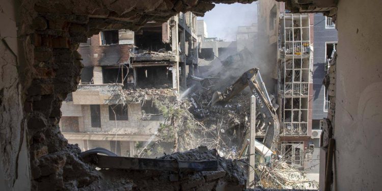 ایران پر نئے حملوں کے لیے اسرائیل کا دباؤ، امریکا فی الحال رضامند نہیں