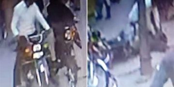 Lahore Motorcyclist assaults a girl riding a scooter.