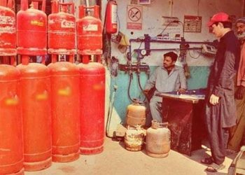 Major hike in LPG prices ahead of winter; reaches up to Rs 550 per kg in Karachi.