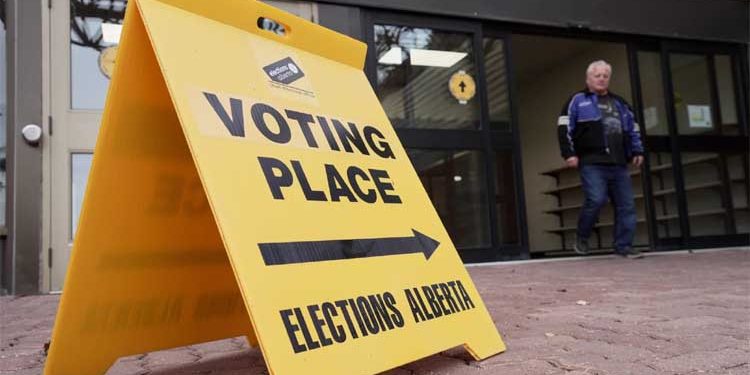 Majority of voters in Alberta vote to remain part of Canada