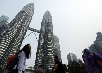 Malaysia is attractive to Chinese investors, offering facilities comparable to Singapore and lower costs than Thailand.
