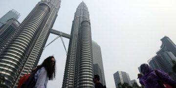 Malaysia is attractive to Chinese investors, offering facilities comparable to Singapore and lower costs than Thailand.
