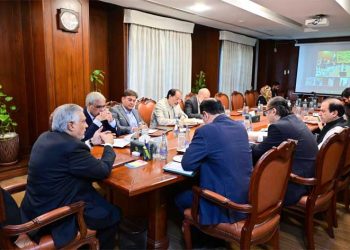Meeting chaired by Ishaq Dar; directive issued to remove obstacles to the export of surplus essential commodities.