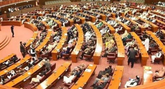 قومی اسمبلی نے خیبر پختونخوا میں ایمرجنسی کے نفاذ کی منظوری دے دی، اپوزیشن کی مخالفت