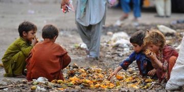 خطے کے تقریباً نصف غریب پاکستان میں آباد، عالمی بینک کی رپورٹ میں انکشاف