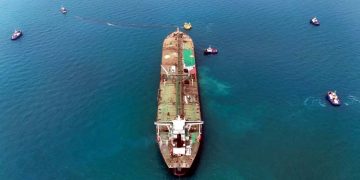 Oil shipments from the Middle East accelerate despite war
