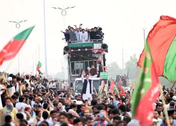 PTI long march participants halt in Peshawar; Sohail Afridi announces plans to unveil the future course of action in Charsadda today.