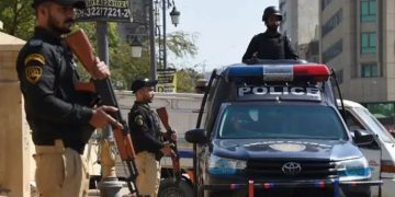 Police encounter in Karachi; 2 alleged robbers killed