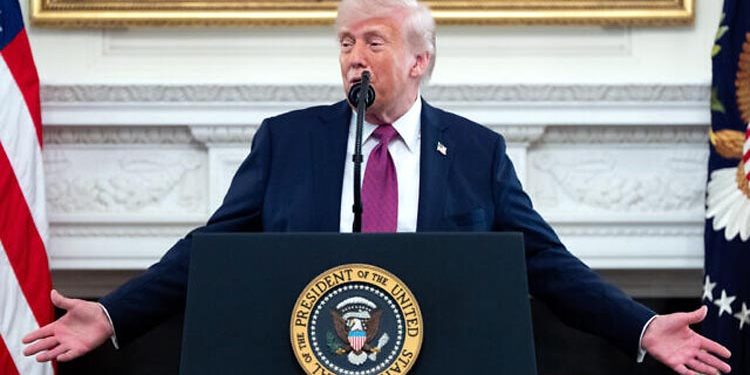 Preparing for new military action against Iran US CENTCOM commander gives important briefing to Trump