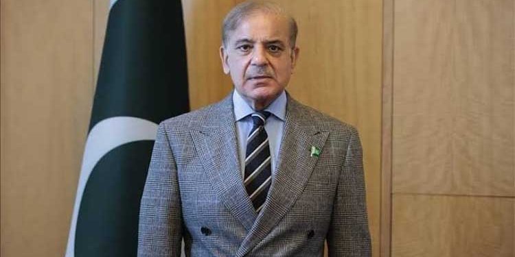 Prime Minister arrives in Sahiwal, expresses condolences to the families of Chaudhry Muhammad Ashraf and Malik Nadeem Kamran