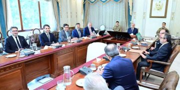 Prime Minister meets with a delegation from Alvarez & Marsal; discusses promotion of investment.
