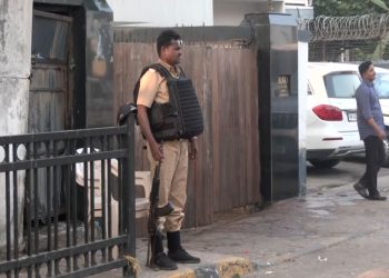 ٹائیگر شروف کی گاڑی پر فائرنگ، سلمان خان کی سکیورٹی سخت