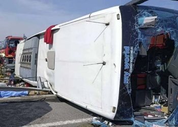 ترکیہ میں مسافر بس اور ٹرک کا خوفناک تصادم، 11 افراد ہلاک، 27 زخمی