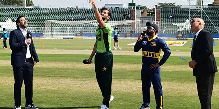 Tri-nation series Pakistan and Sri Lanka face off today; Sri Lanka wins the toss and decides to field.