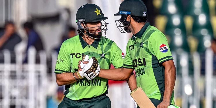 Tri-nation series Pakistan sets Sri Lanka a target of 250 runs