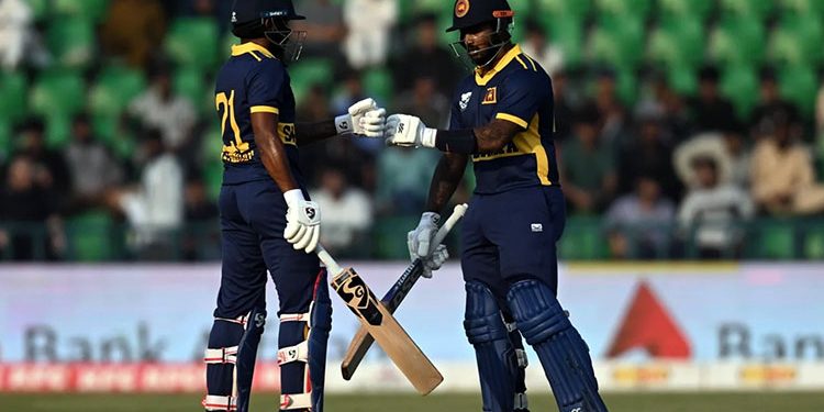Tri-nation series Sri Lanka defeats Pakistan to secure a spot in the final
