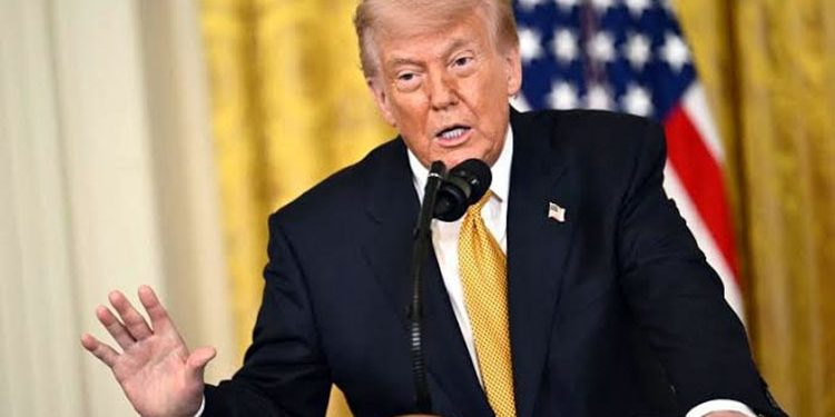 US President Donald Trump once again hints at a military attack on Iran.