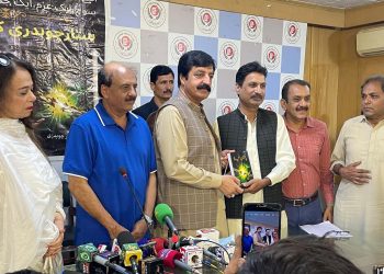 سیاستدانوں ،میڈیا مالکان سمیت سب کا احتساب ہونا چاہیئے ،گورنر پنجاب