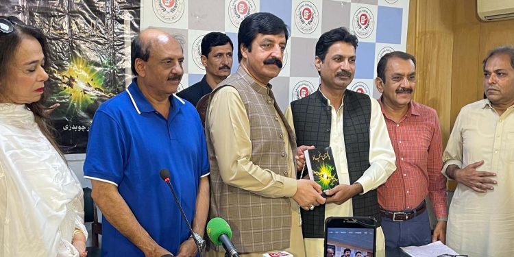 سیاستدانوں ،میڈیا مالکان سمیت سب کا احتساب ہونا چاہیئے ،گورنر پنجاب