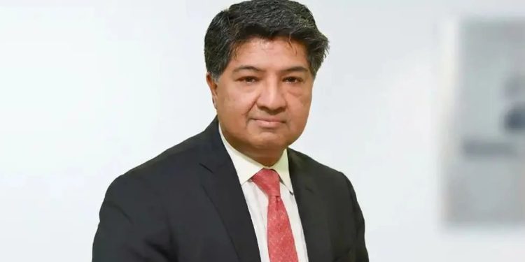 نیشنل بینک کے سی ای او کی سیلری 95لاکھ ،3کروڑ کی انشورنس ،گھر کے کرائے کیلئے10لاکھ روپے ماہانہ